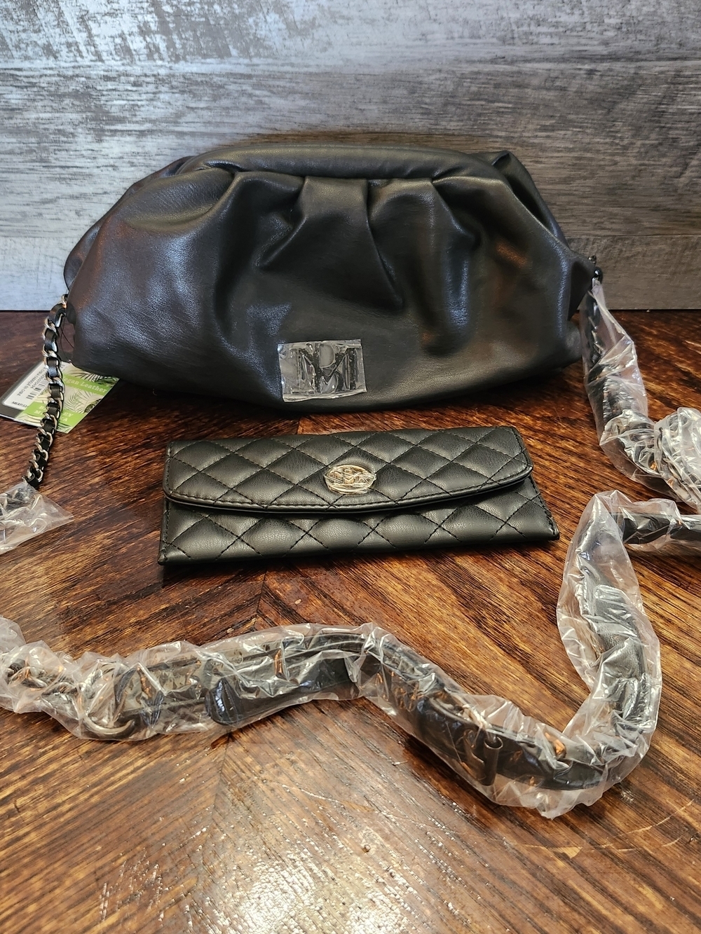 NWT Black Clam Clutch Crossbody Wallet Vegan Leather Set Badgley Mischka